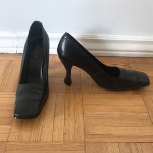 90s/2000s Aldo square toe pumps